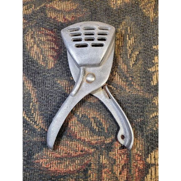 Vintage Lemon Squeezer - Picture 2 of 6